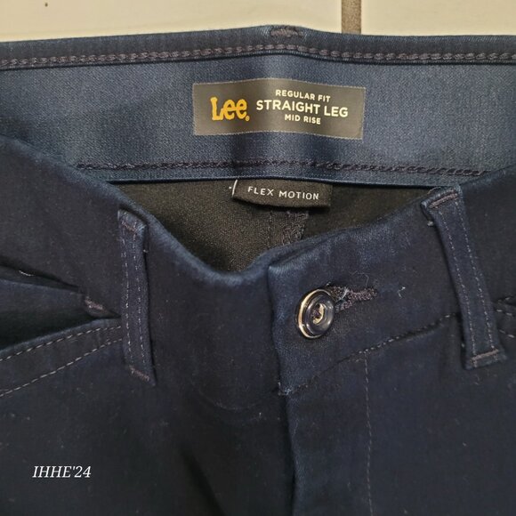Lee Woman's Flex Motion Regular Fit Straight Leg Pants Size 2 - Picture 2 of 10